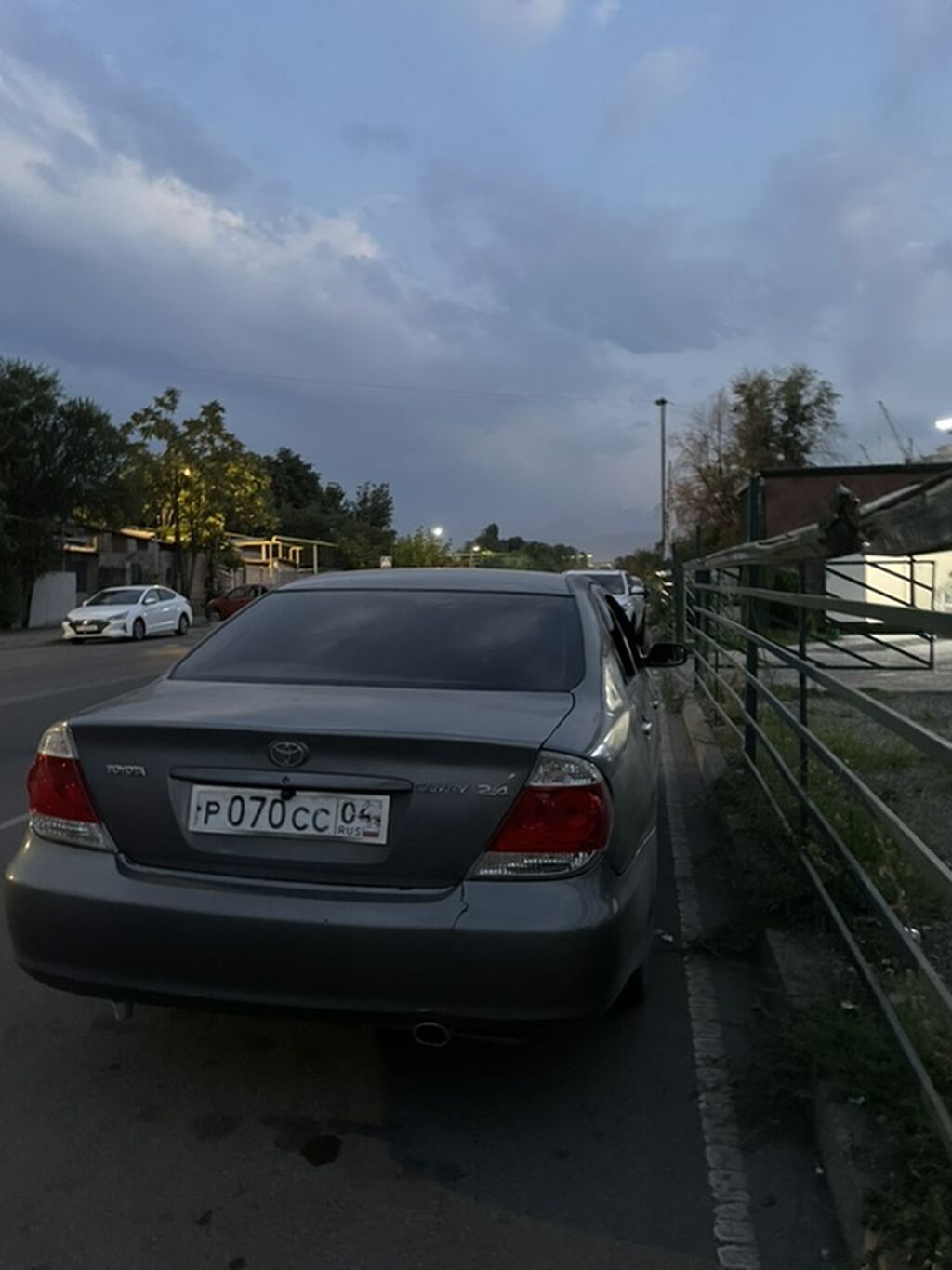 Toyota Camry: 2001 г., 2.4 л, Автомат, Бензин, Седан: фото 2