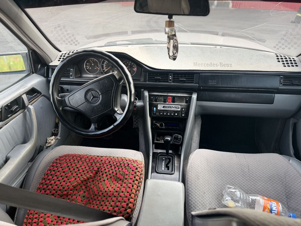 Mercedes-Benz W124: 1993 г., 3.2 л, Автомат, Бензин, Седан: фото 8