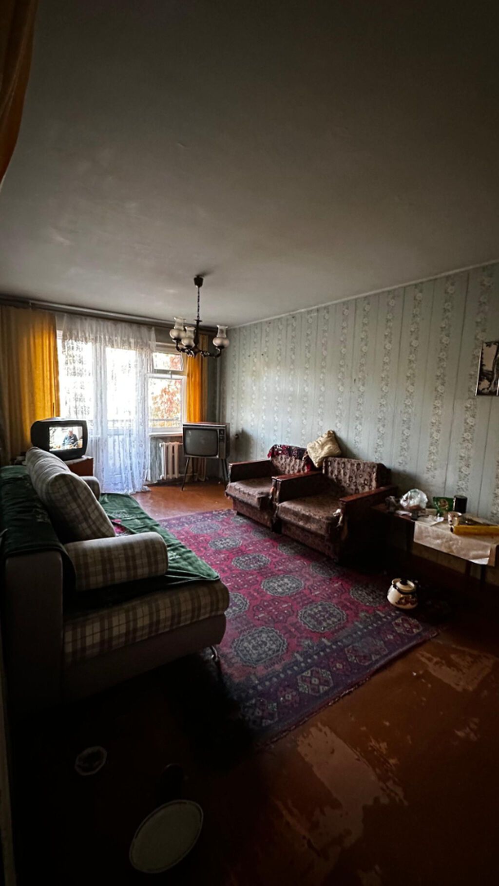 3 комнаты, 57 м², Азия Молл 2 этаж, Требуется ремонт: фото 2