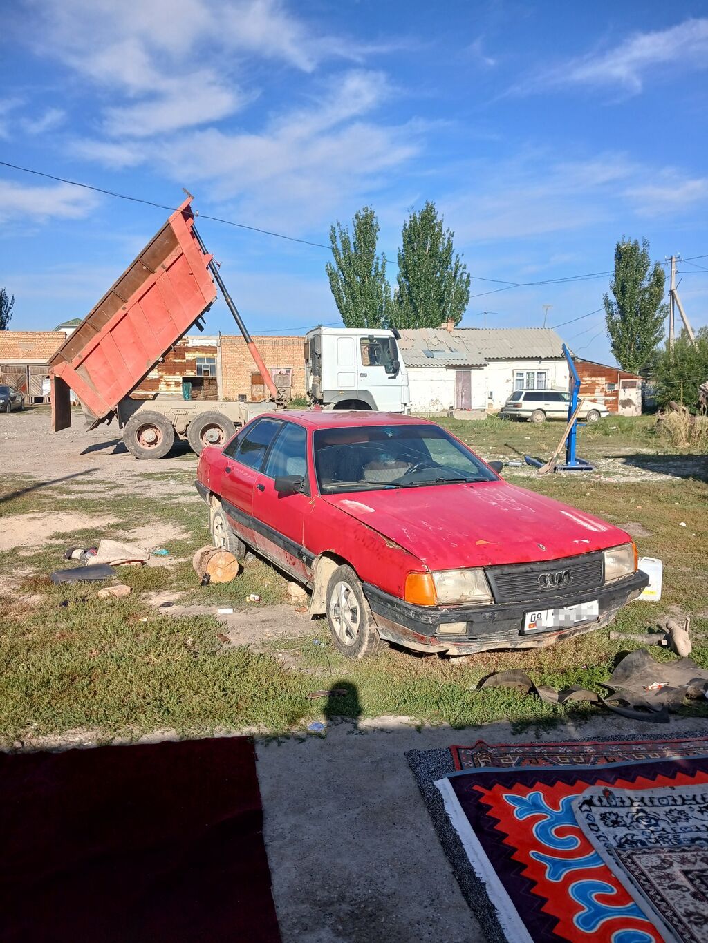 Audi 100: 1989 г., 1.8 л, Механика, Бензин, Седан: фото 3