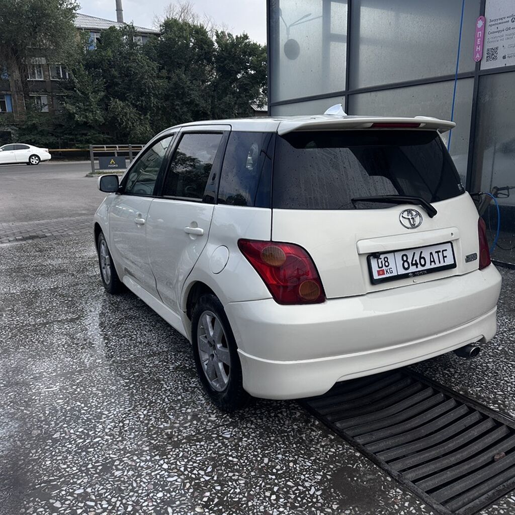 Toyota Ist: 2004 г., Хэтчбэк: фото 3