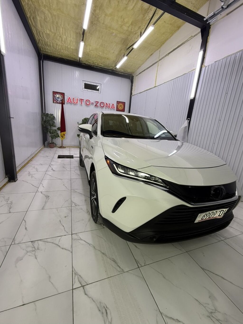 Toyota Venza: 2021 г., 2.5 л, Вариатор, Гибрид, Кроссовер: фото 4