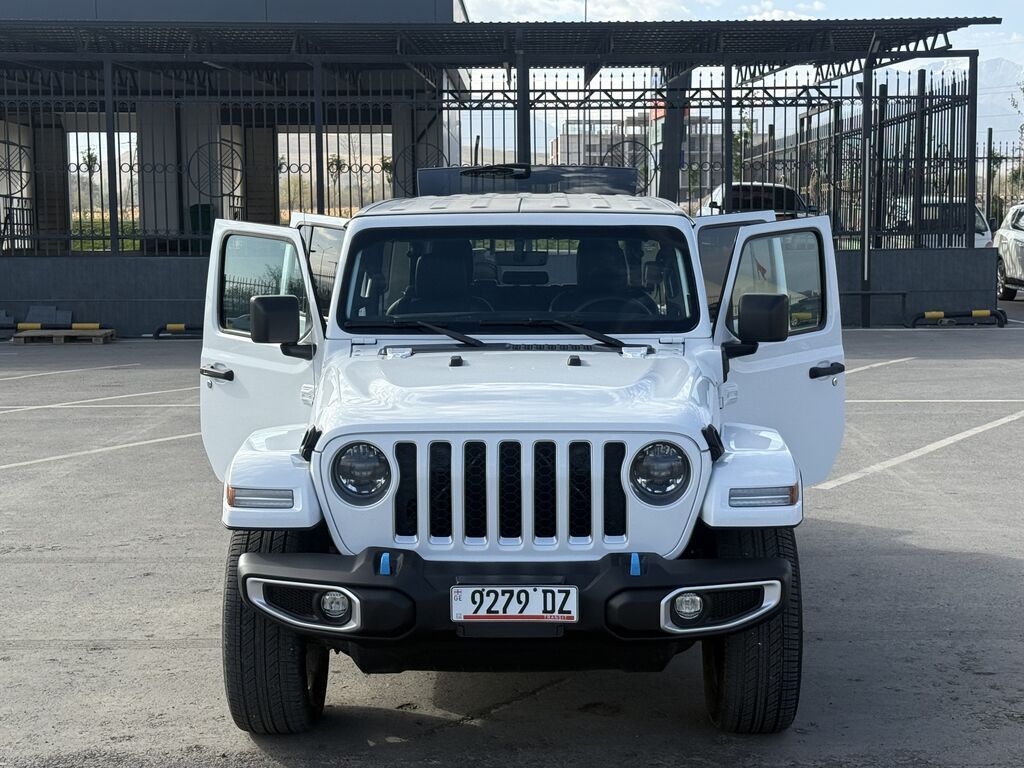 Jeep Wrangler: 2023 г., 2 л, Автомат, Электромобиль, Внедорожник: фото 8