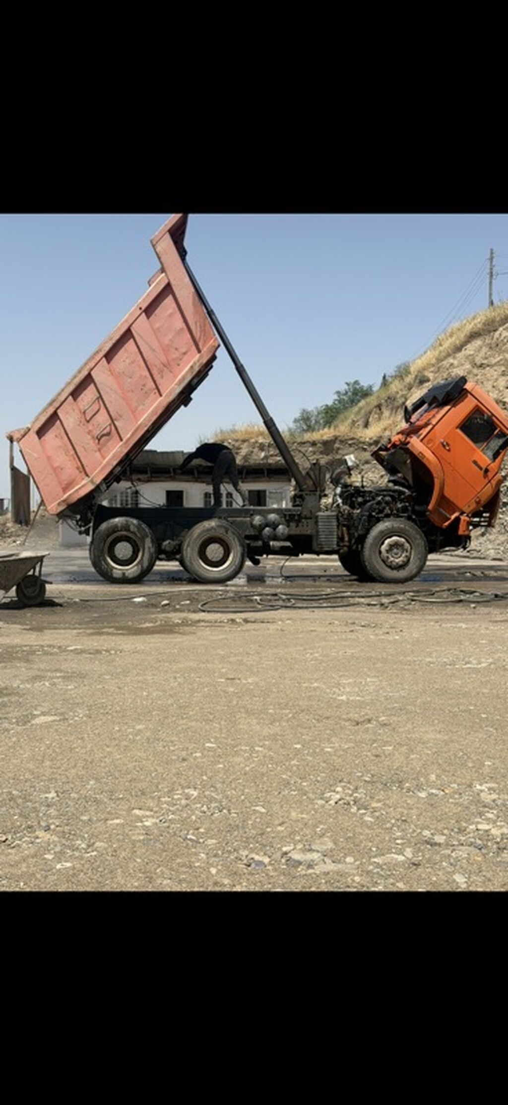 Самосвал КамАЗ 6x4 - Тип: трехосный самосвал с гидроподъёмом кузова -: фото 2