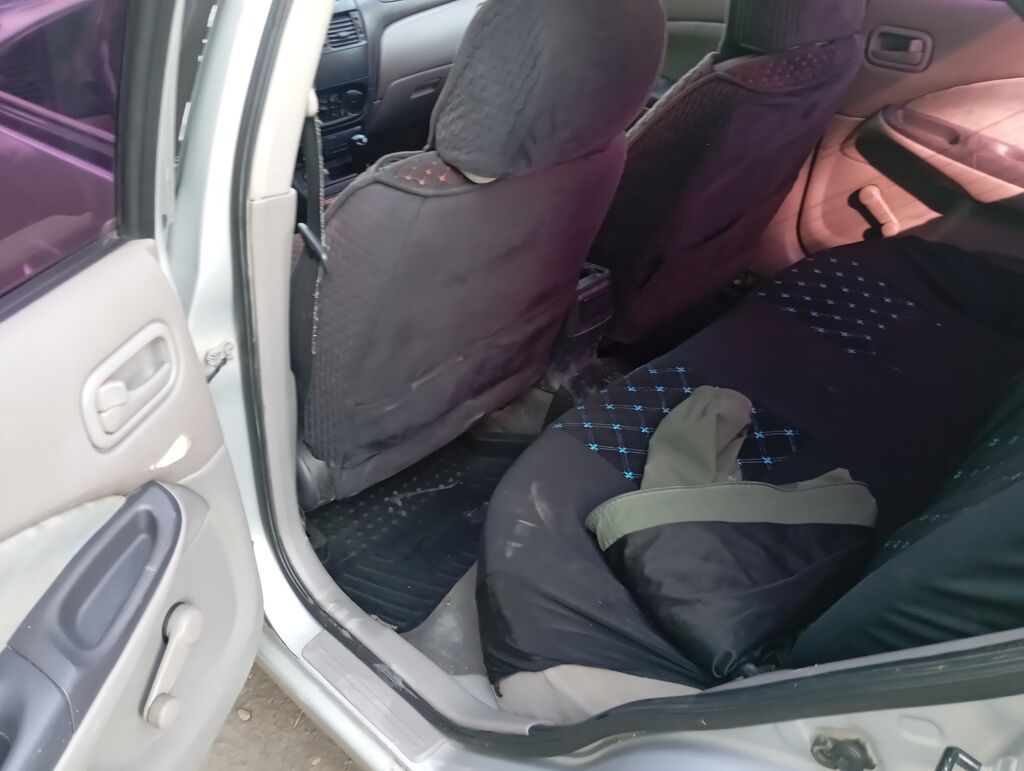 Nissan Almera: 2001 г., 1.8 л, Механика, Бензин, Седан: фото 6