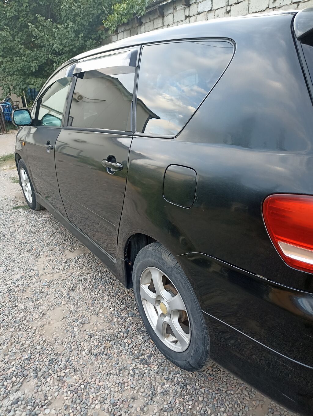 Toyota Ipsum: 2003 г., 2.4 л, Автомат, Газ, Минивэн: фото 4