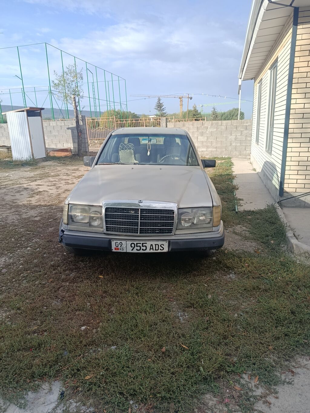 Mercedes-Benz W124: 1989 г., 2.3 л, Бензин, Седан: фото 3