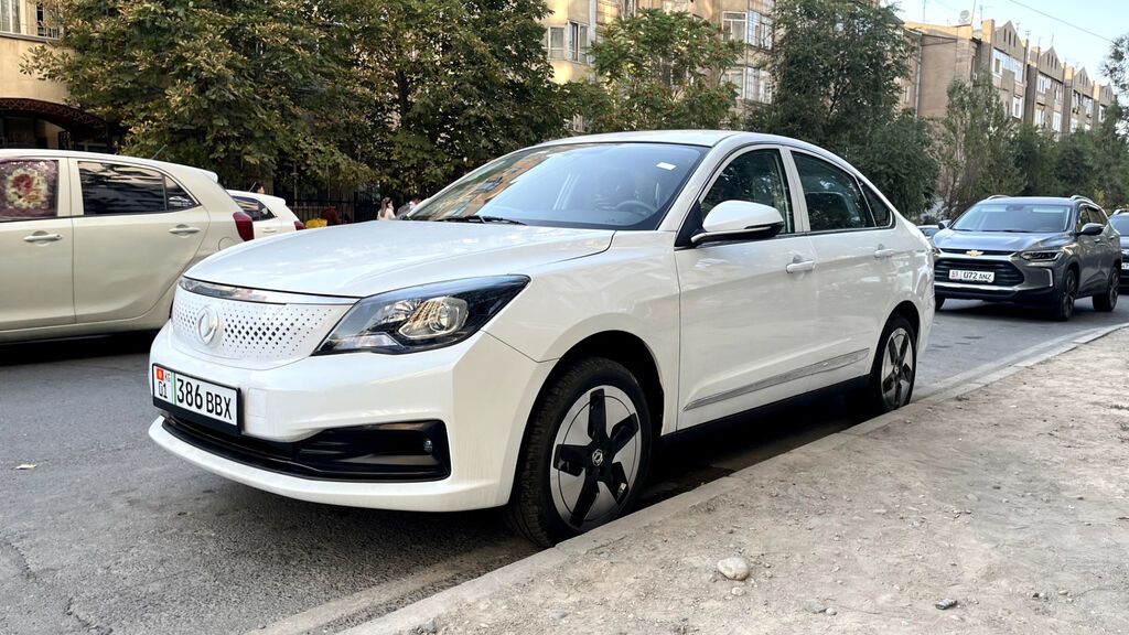 Dongfeng E70