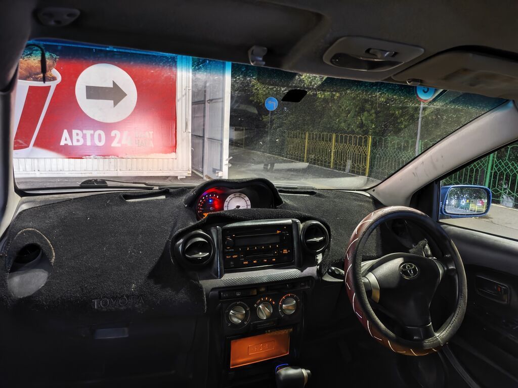 Toyota Ist: 2003 г., 1.3 л, Автомат, Бензин, Хэтчбэк: фото 5