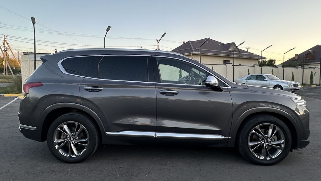 Hyundai Santa Fe: 2019 г., 2.2 л, Типтроник, Дизель, Кроссовер — фото 2