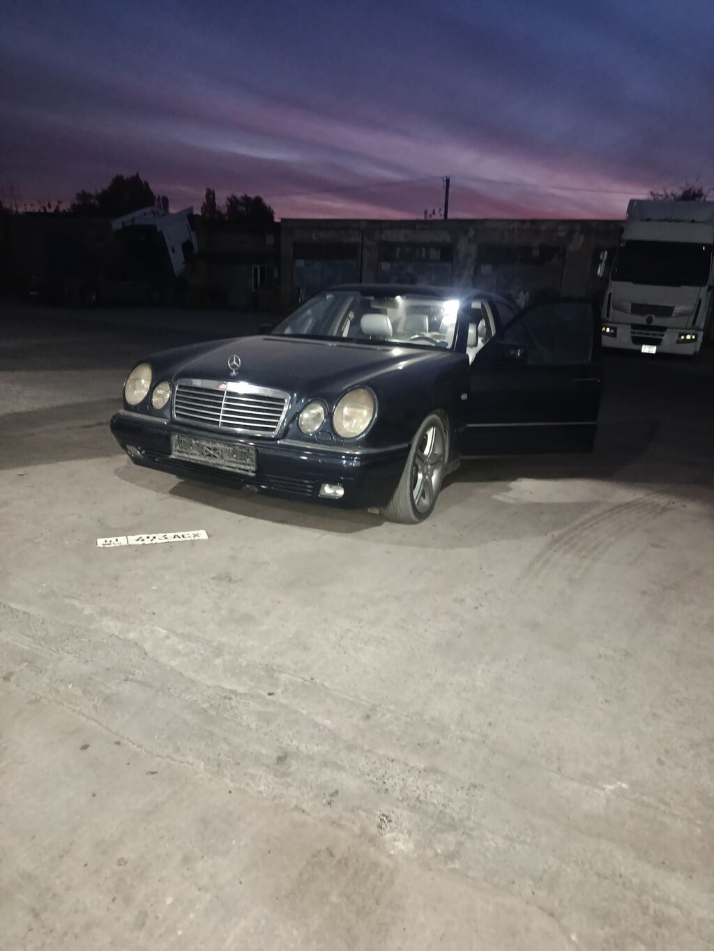 Mercedes-Benz E-Class: 1998 г., 4.3 л, Автомат, Бензин, Седан: фото 5