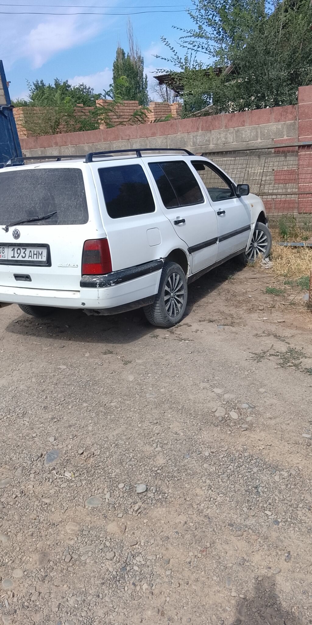Volkswagen Pointer: 1996 г., Механика, Бензин, Универсал