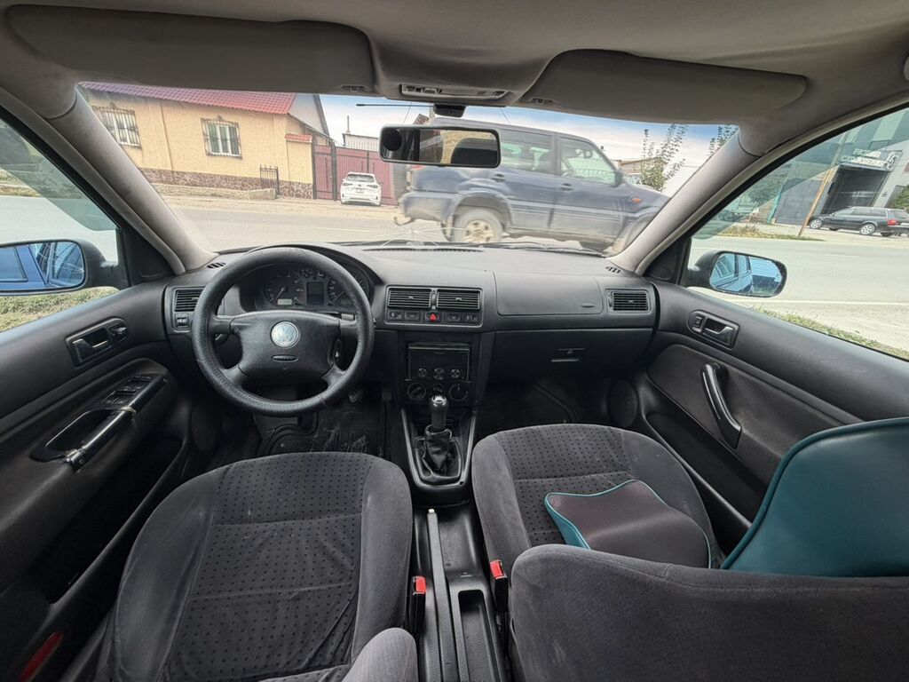 Volkswagen Golf: 2000 г., 1.6 л, Механика, Бензин, Хэтчбэк: фото 6