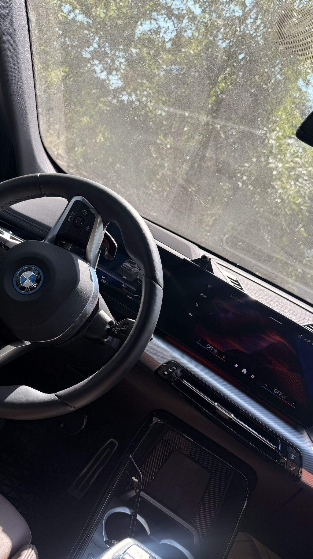 BMW iX1: 2024 г., 3 л, Автомат, Электромобиль, Кроссовер: фото 4