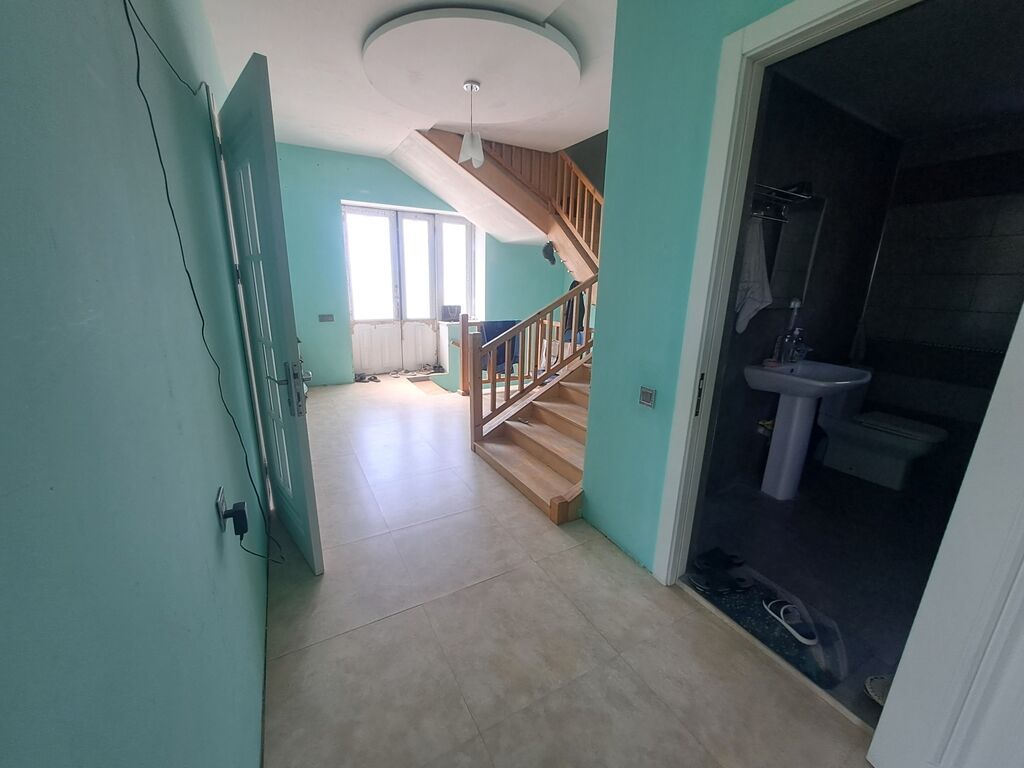 370 kv. m, 6 otaqlı, İnternet, Qaz, Kombi