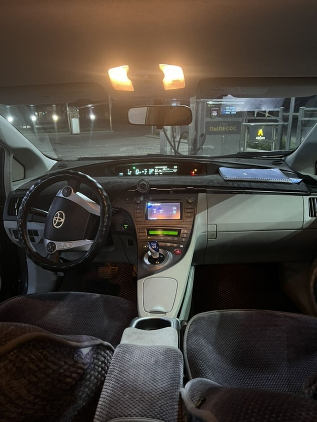 Toyota Prius: 2013 г., 1.8 л, Гибрид, Хэтчбэк: фото 7