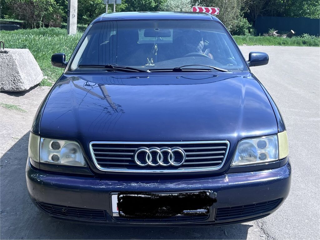 Audi 100
