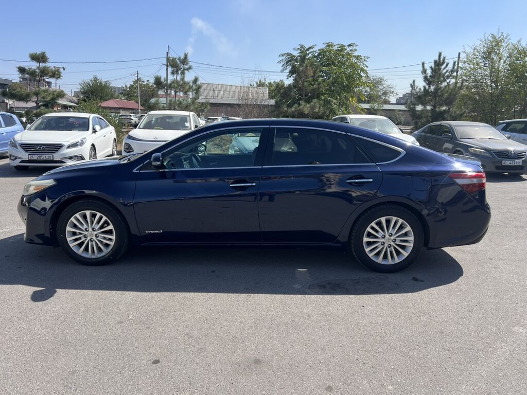 Toyota Avalon: 2013 г., 2.5 л, Вариатор, Гибрид, Седан: фото 3