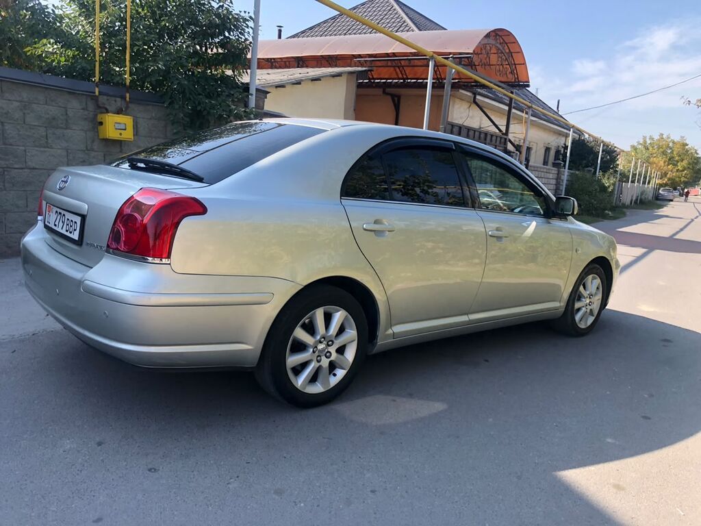 Toyota Avensis: 2004 г., 1.8 л, Автомат, Бензин, Седан: фото 5