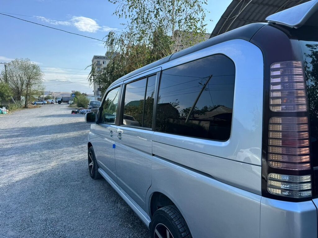 Honda Stepwgn: 2004 г., 2 л, Автомат, Газ, Минивэн: фото 3