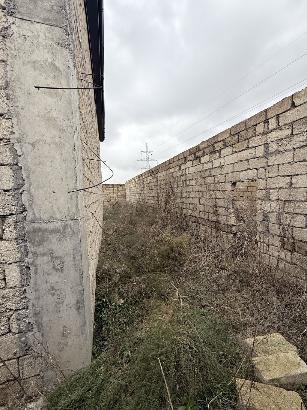7 otaqlı, 222 kv. m, Təmirsiz