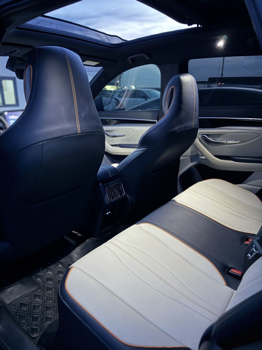 BYD Song Plus: 2022 г., 0.1 л, Автомат, Электромобиль, Внедорожник: фото 8