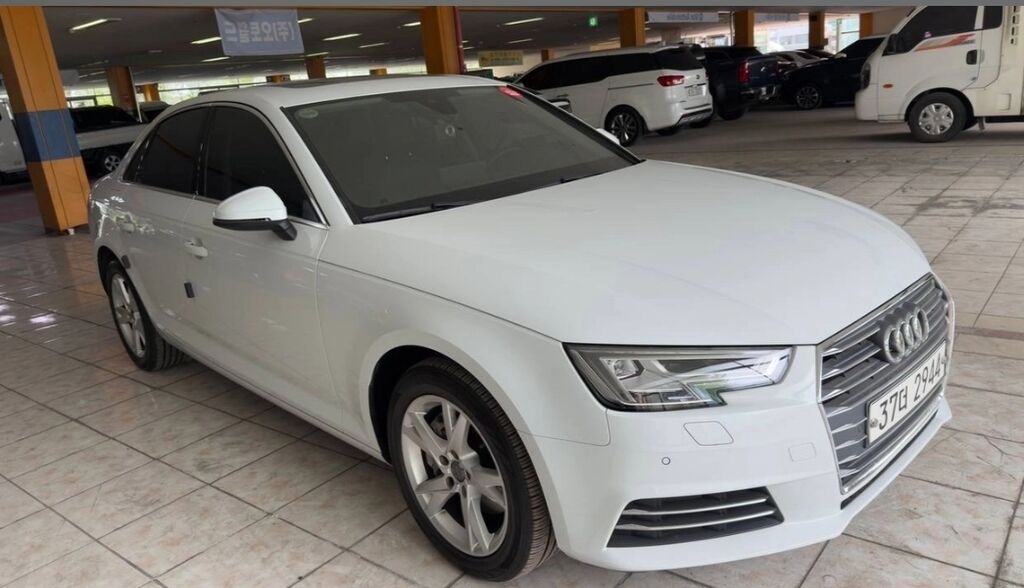 Audi A4: 2018 г., 2 л, Робот, Дизель, Седан: фото 5