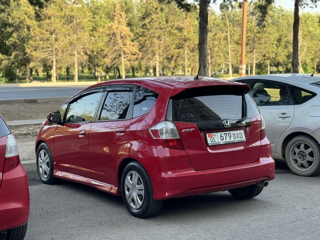 Honda Fit: 2009 г., 1.5 л, Автомат, Бензин, Хэтчбэк: фото 4