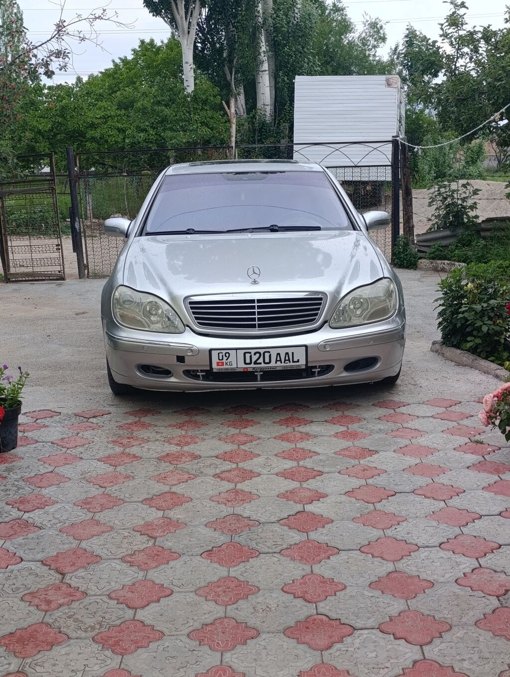 Mercedes-Benz 220