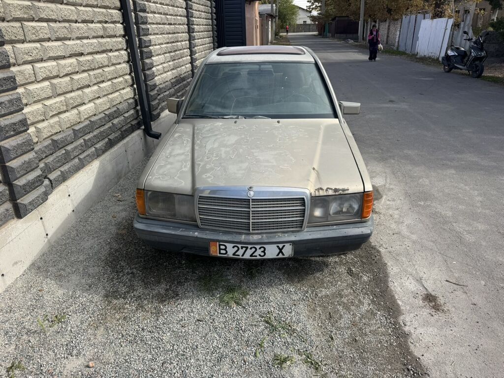 Mercedes-Benz 190: 1985 г., 1.8 л, Механика, Бензин, Седан: фото 2