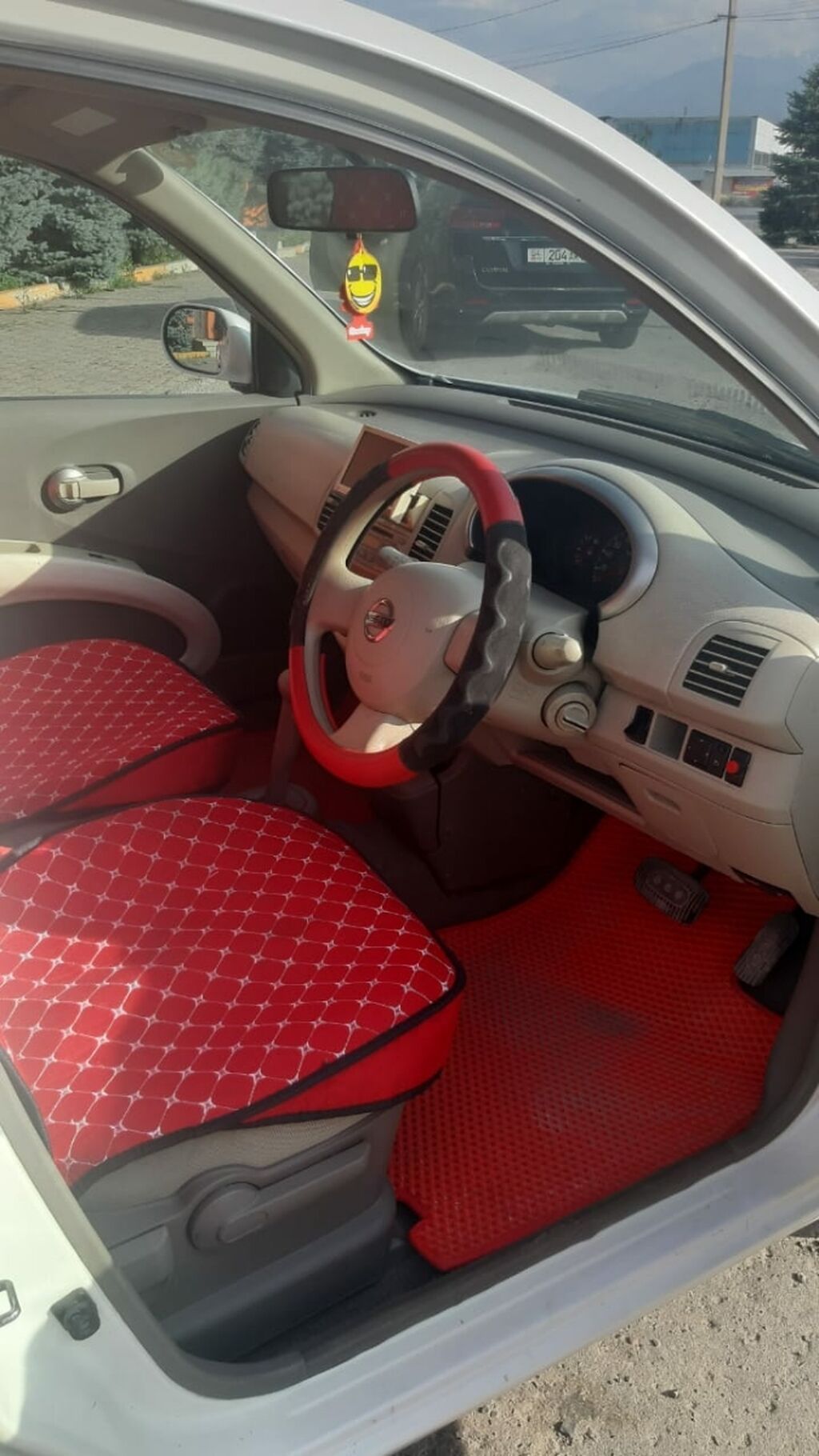 Nissan March: 2003 г., 1.3 л, Автомат, Бензин, Хэтчбэк: фото 4