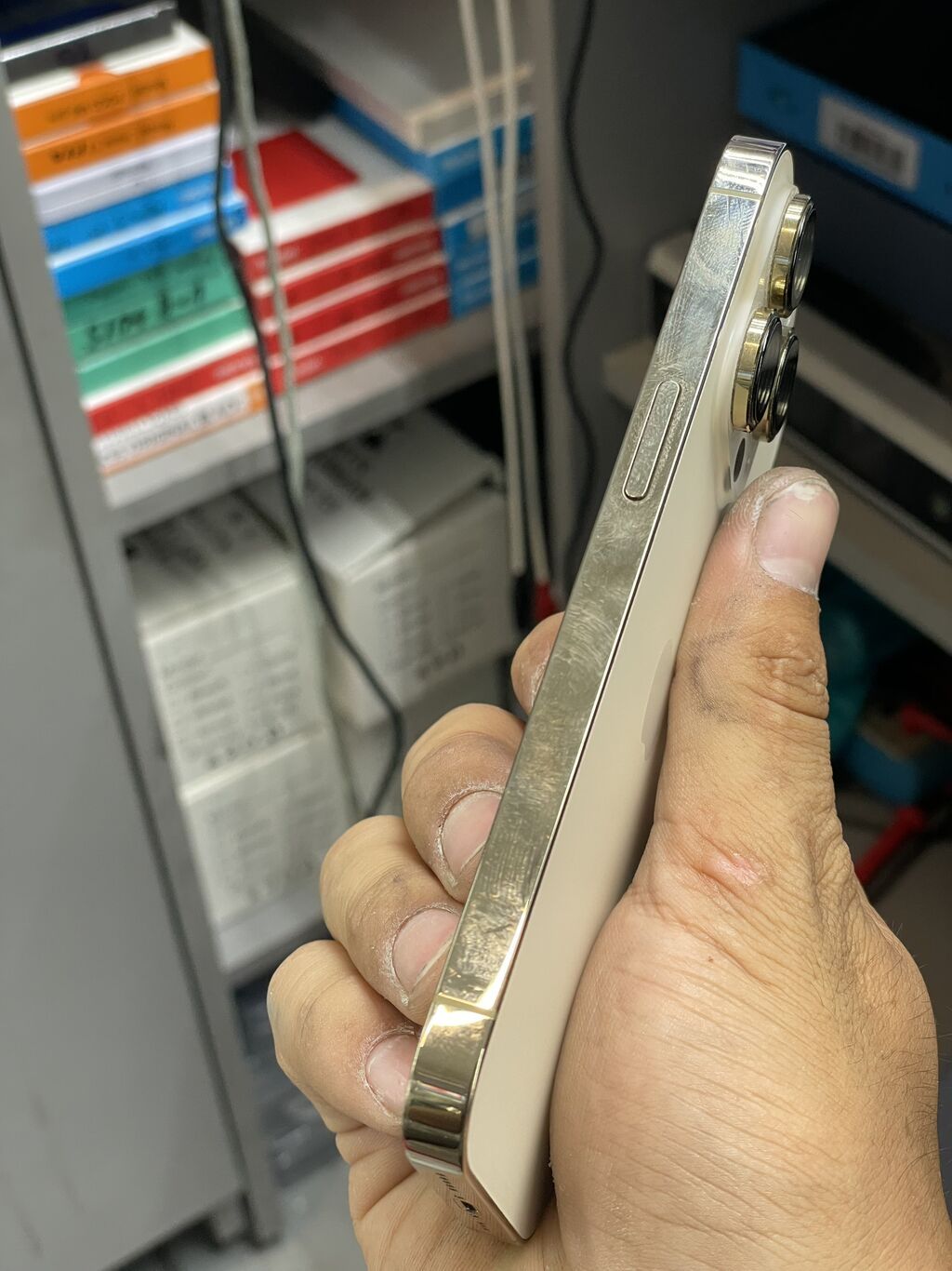 IPhone 14 Pro, Б/у, 128 ГБ, Matte Gold, Защитное стекло, Чехол, 80 %: фото 8