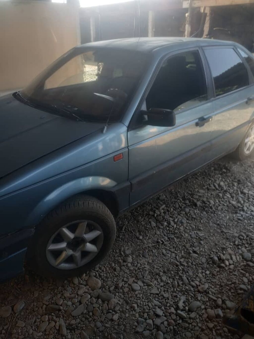 Volkswagen Passat: 1990 г., 1.8 л, Механика, Бензин, Седан: фото 3
