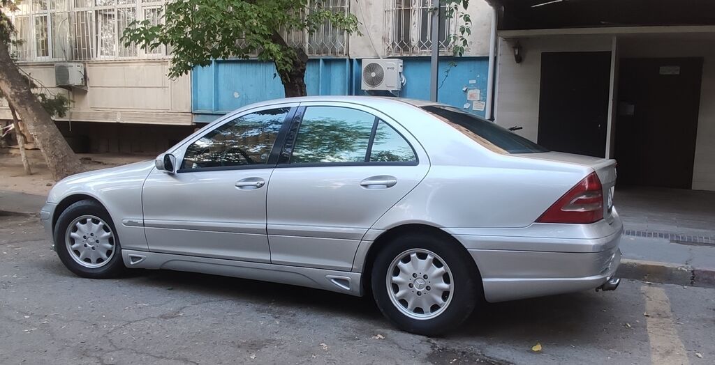 Mercedes-Benz C-Class: 2001 г., 2 л, Механика, Бензин, Седан: фото 4