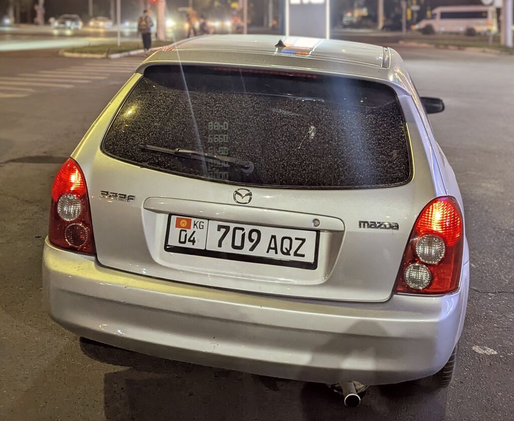 Mazda 323: 2003 г., 1.6 л, Автомат, Бензин, Хэтчбэк: фото 3