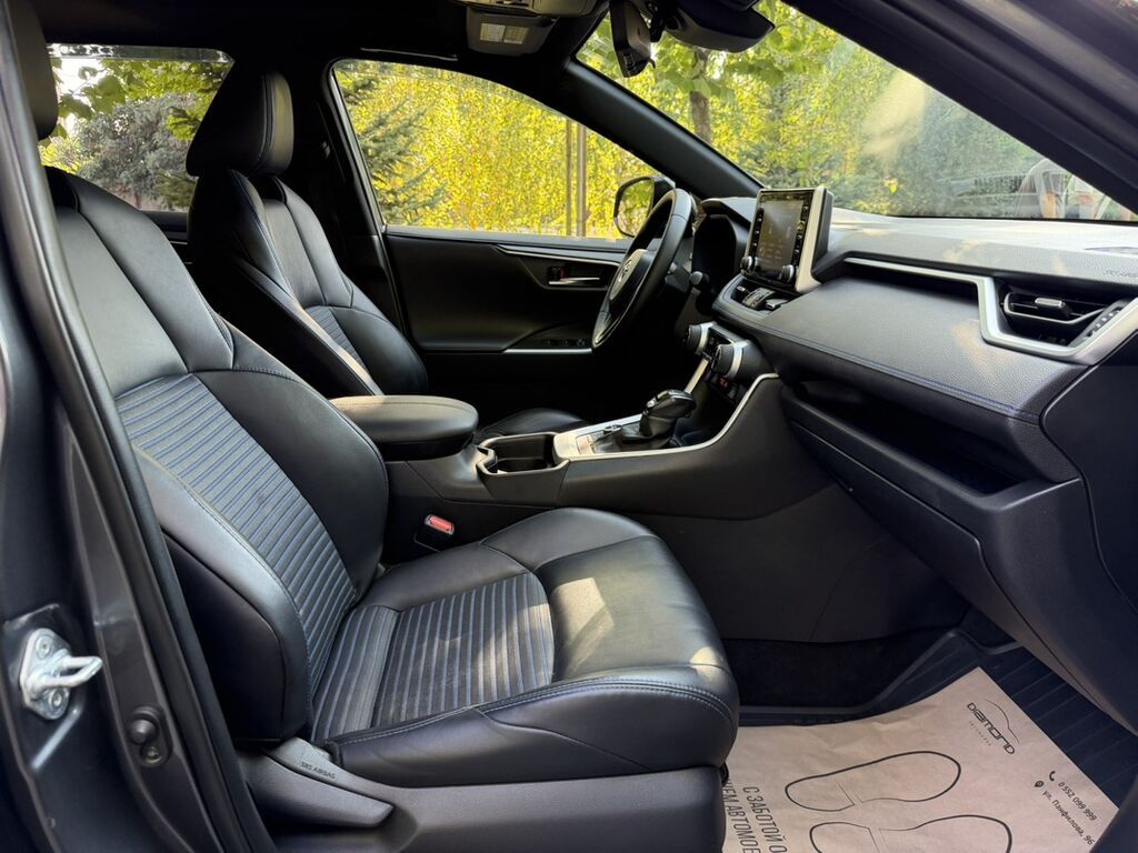 Toyota RAV4: 2020 г., 2.5 л, Вариатор, Гибрид, Кроссовер: фото 8