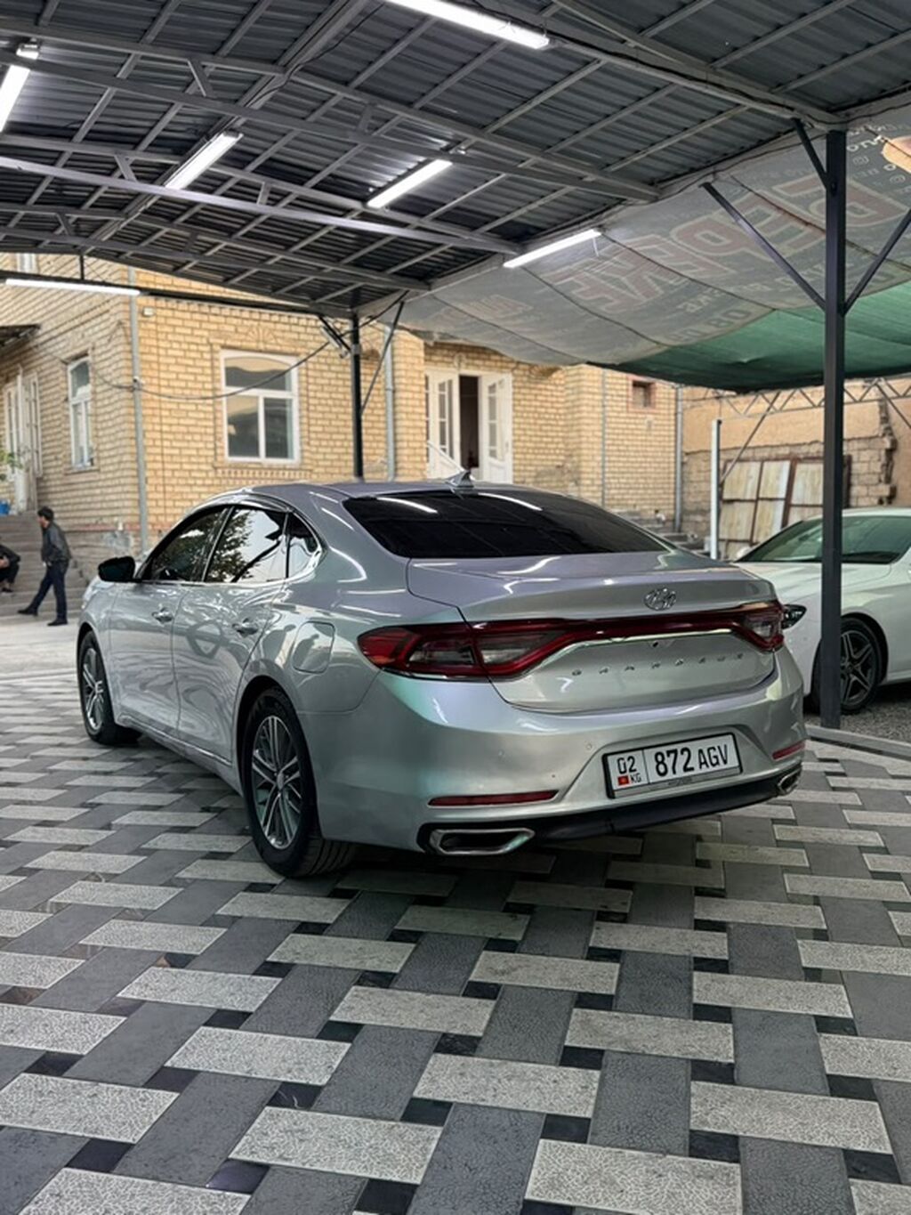 Hyundai Grandeur: 2017 г., 3 л, Автомат, Газ, Седан: фото 4