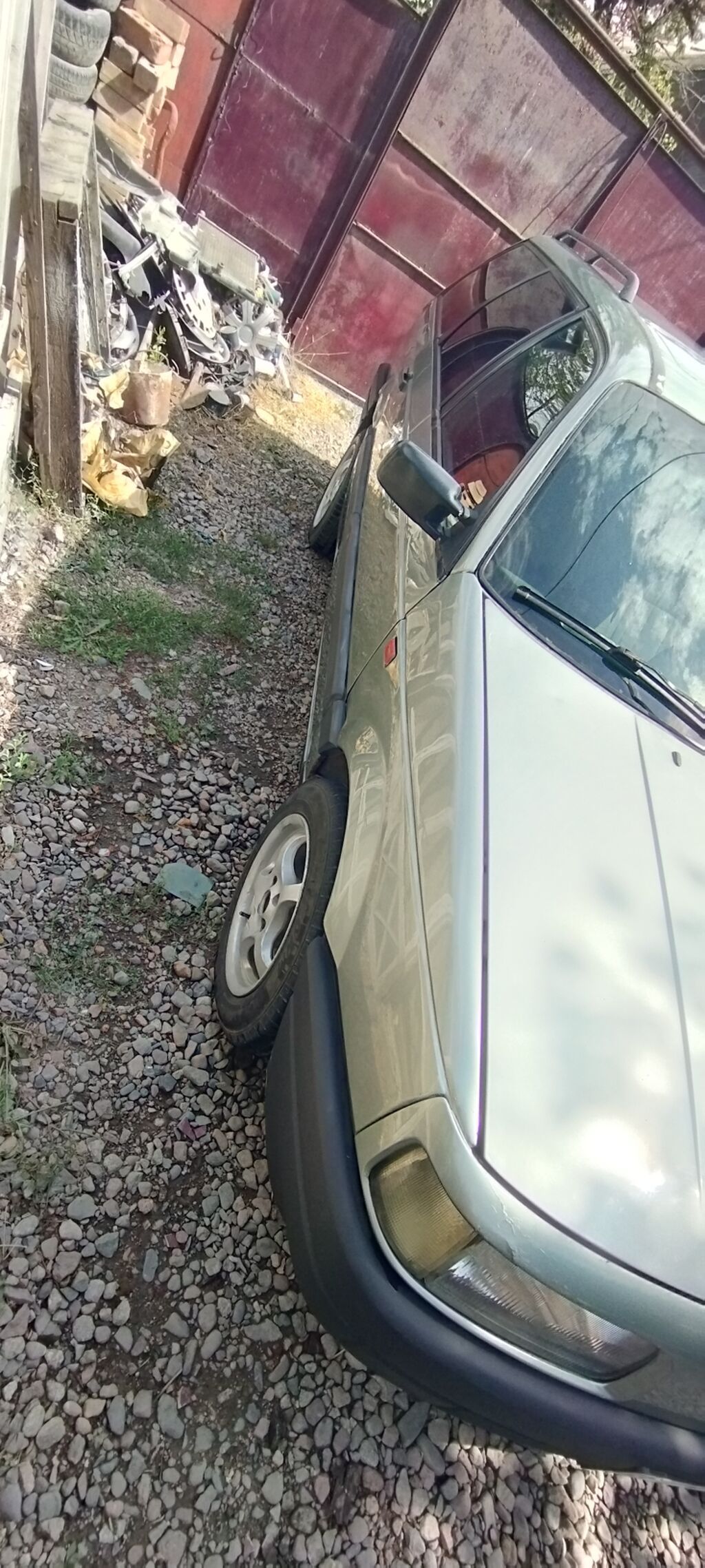 Volkswagen Passat: 1989 г., 1.8 л, Механика, Универсал: фото 5
