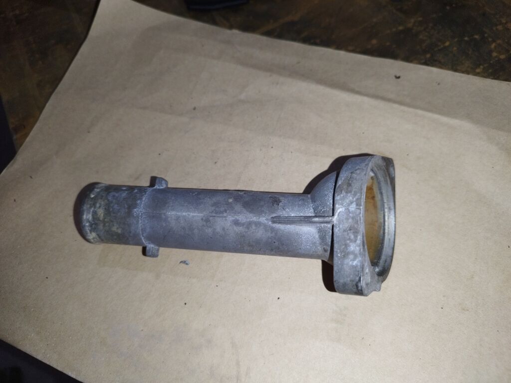 Крышка термостата алюминевая. на тойота камри: 1000 KGS Другие детали ...