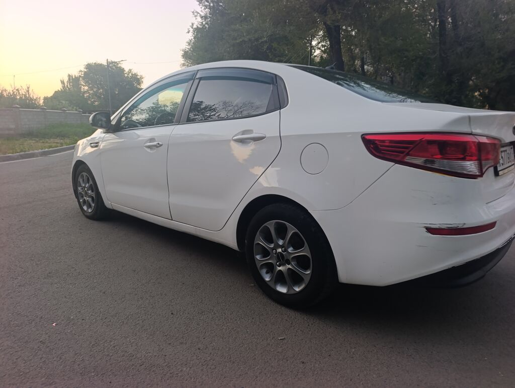 Kia Rio: 2016 г., 1.6 л, Механика, Бензин, Седан: фото 5