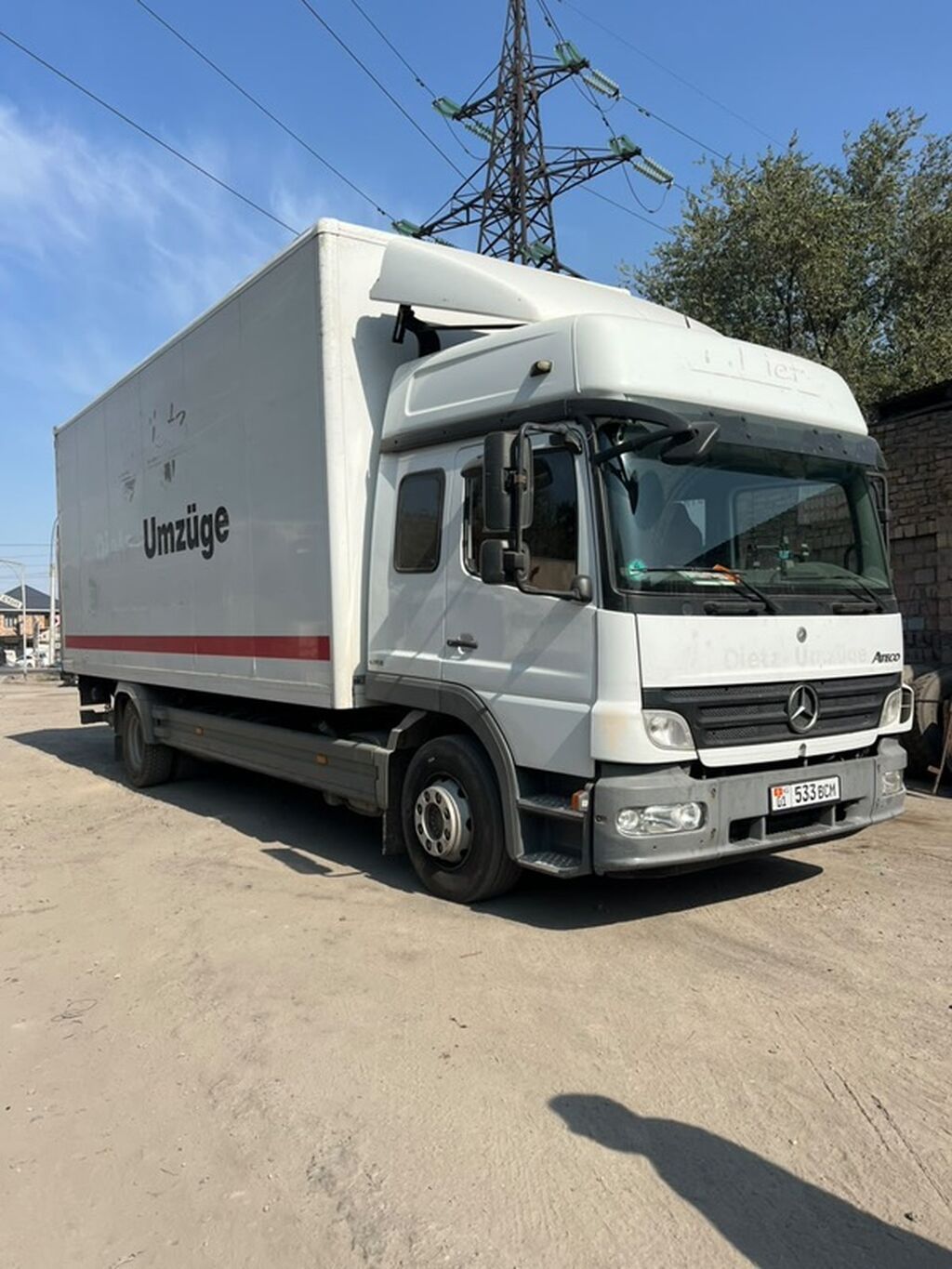 Грузовой автомобиль Mercedes-Benz Atego тентованный с гидробортом -: фото 5