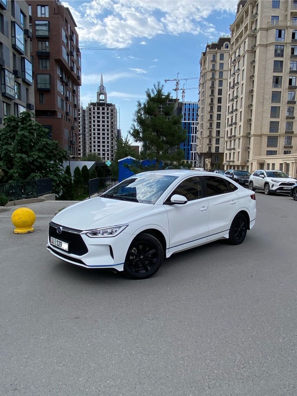 BYD E3: 2020 г., Автомат, Электромобиль, Седан: фото 2