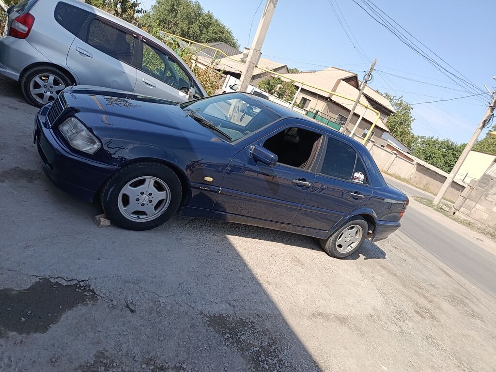 Mercedes-Benz C-Class: 1999 г., 2 л, Механика, Бензин, Седан: фото 1