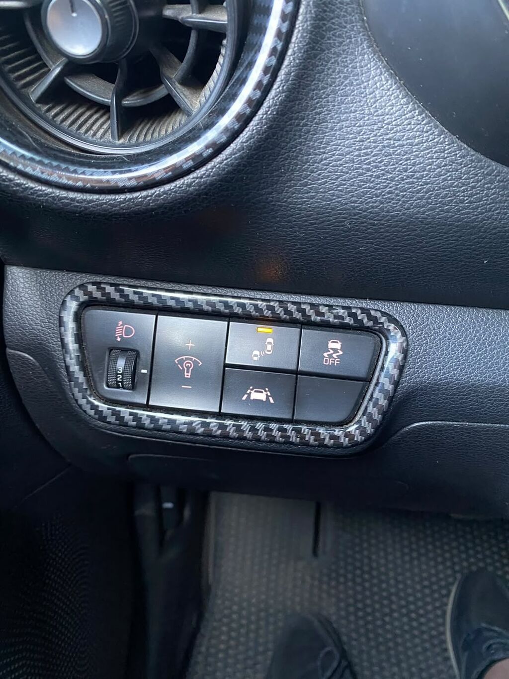 Kia Niro: 2018 г., 1.6 л, Автомат, Бензин, Седан: фото 2