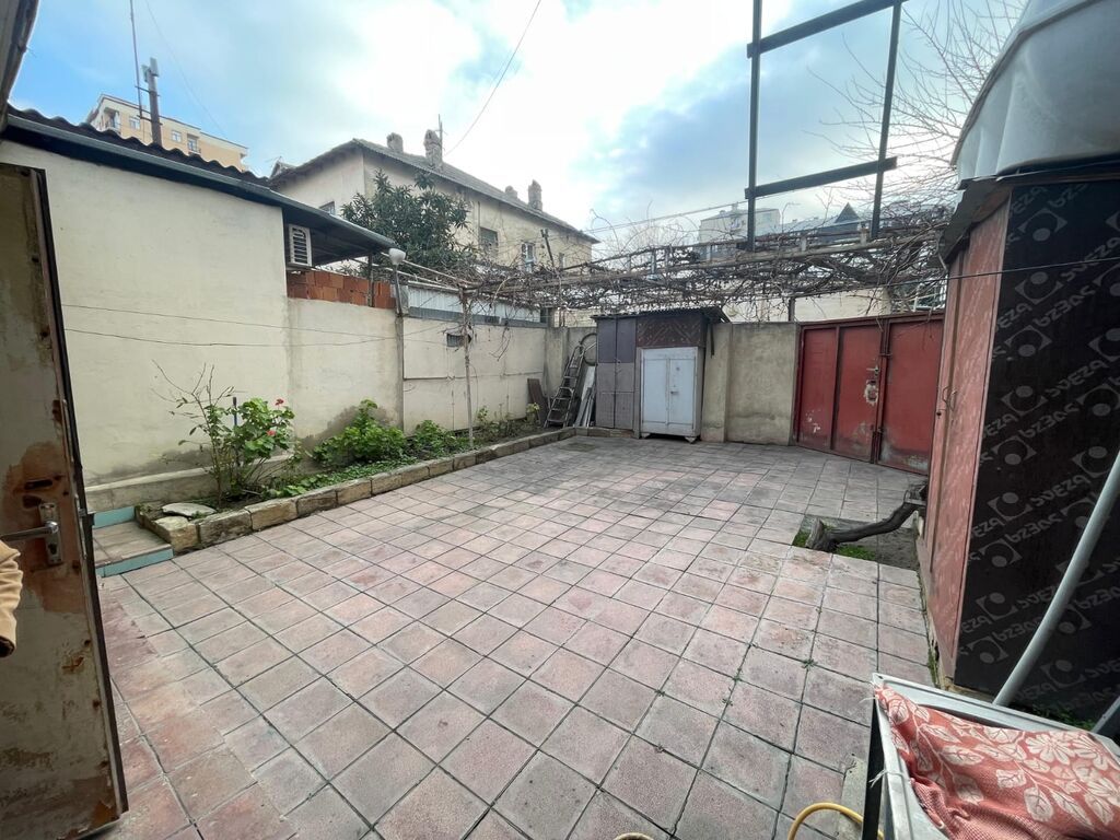 3 otaqlı, 150 kv. m, Kredit yoxdur, Orta təmir