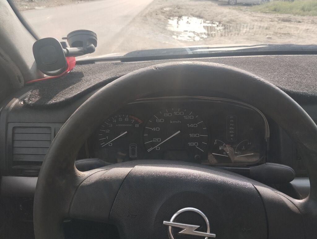 Opel Vectra: 2002 г., 2 л, Автомат, Бензин, Седан: фото 3