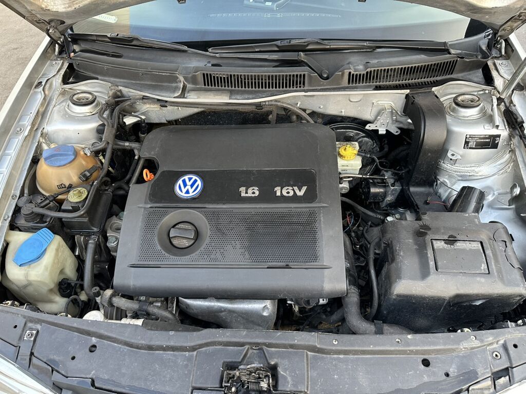 Volkswagen Golf: 2002 г., 1.6 л, Механика, Бензин, Хэтчбэк: фото 8