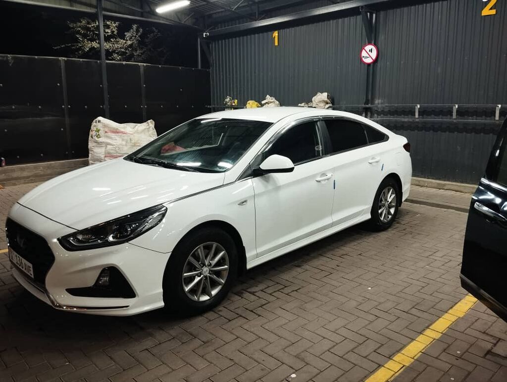 Hyundai Sonata: 2019 г., 2 л, Автомат, Газ, Седан: фото 2