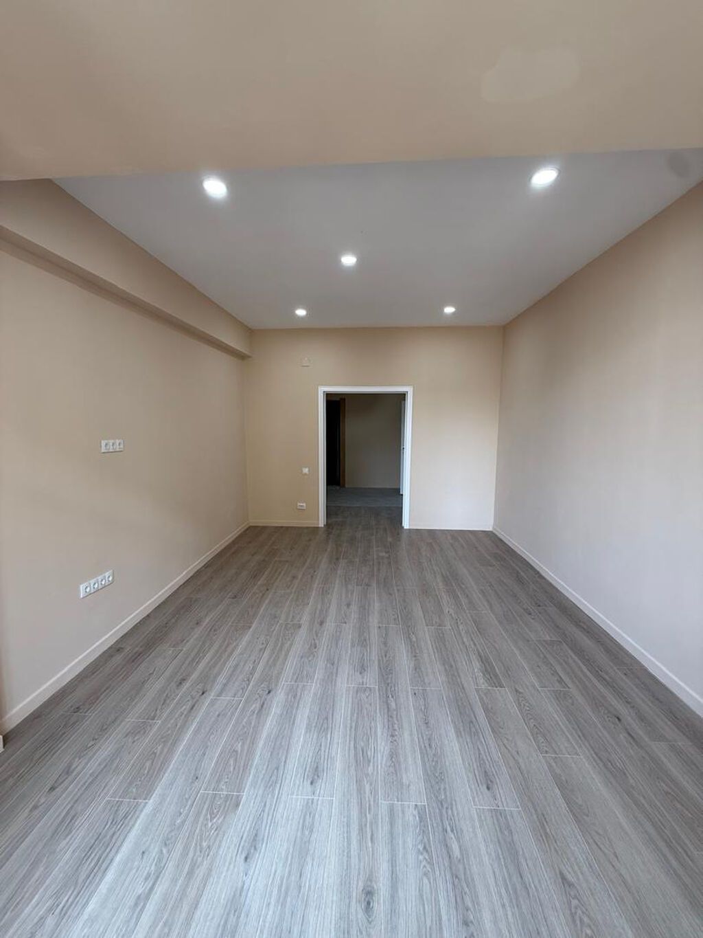 2 комнаты, 81 м², Рабочий Городок Элитка, 10 этаж, Свежий ремонт: фото 8