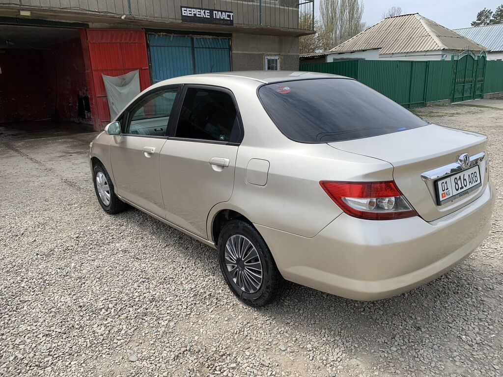 Honda Fit Aria: 2005 г., 1.5 л, Вариатор, Бензин: фото 2